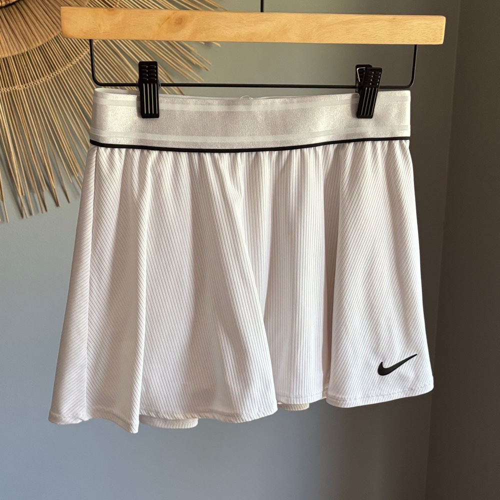 White tennis skort size small